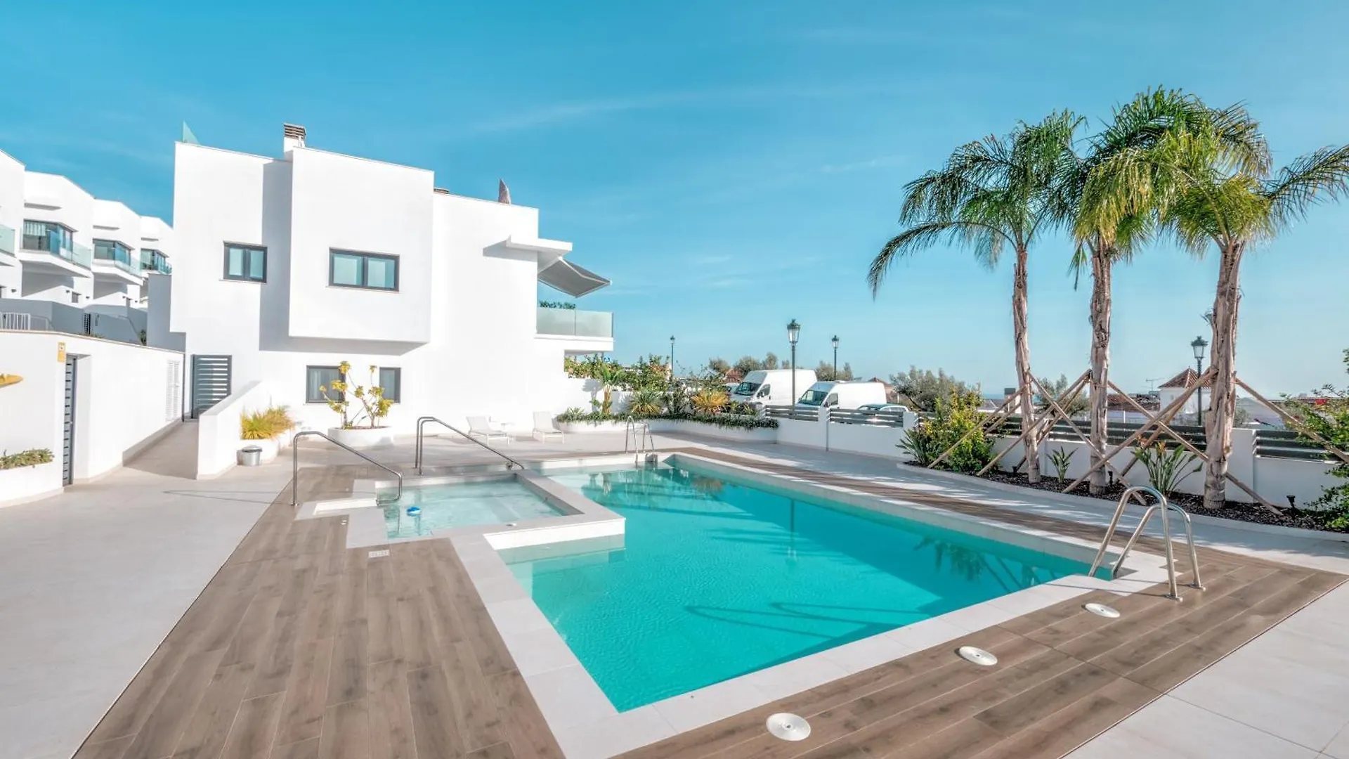 Deluxe House With Roof Terrace And Pool Villa Nerja