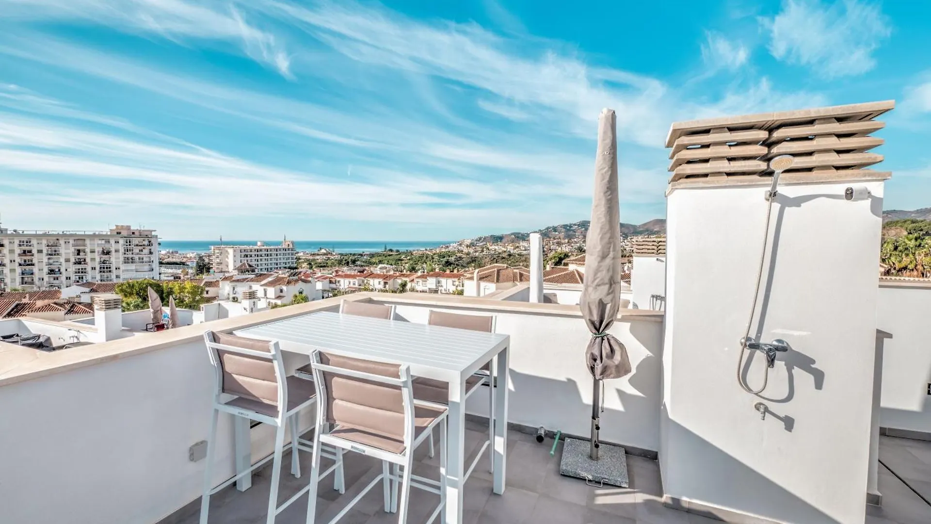 Deluxe House With Roof Terrace And Pool Villa Nerja