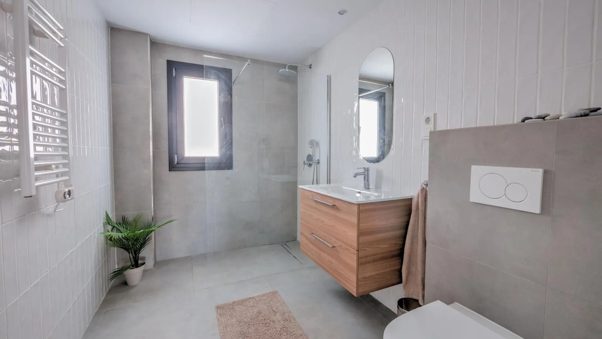 Deluxe House With Roof Terrace And Pool Villa Nerja