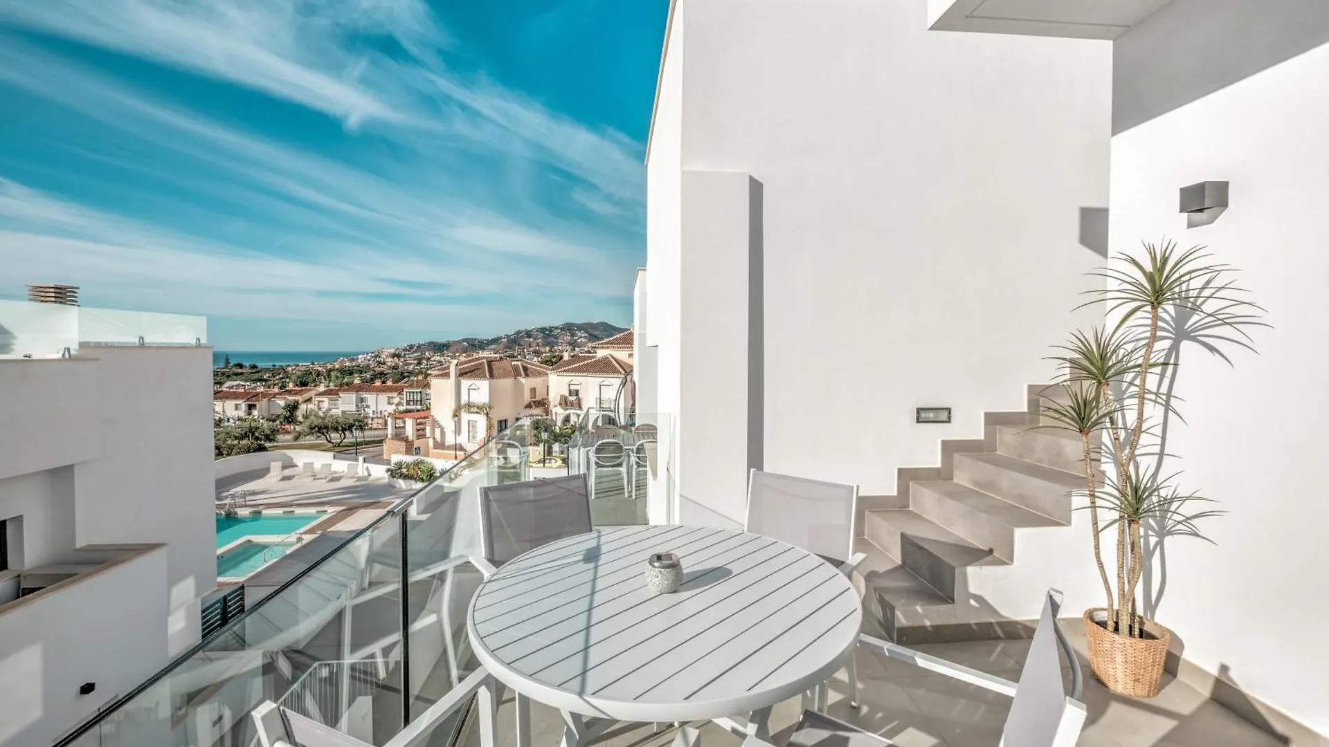 Deluxe House With Roof Terrace And Pool Villa Nerja