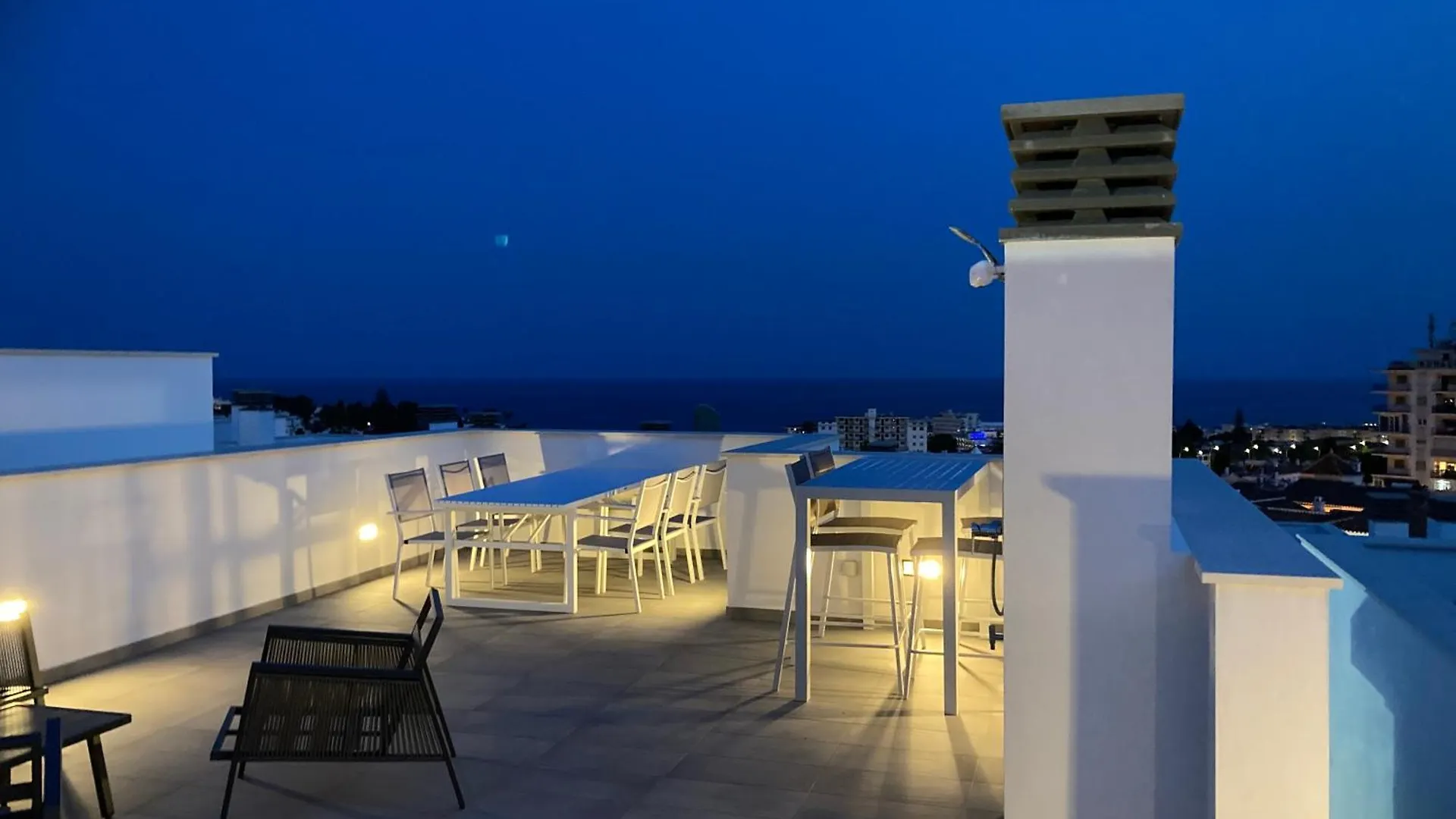 Deluxe House With Roof Terrace And Pool Villa Nerja